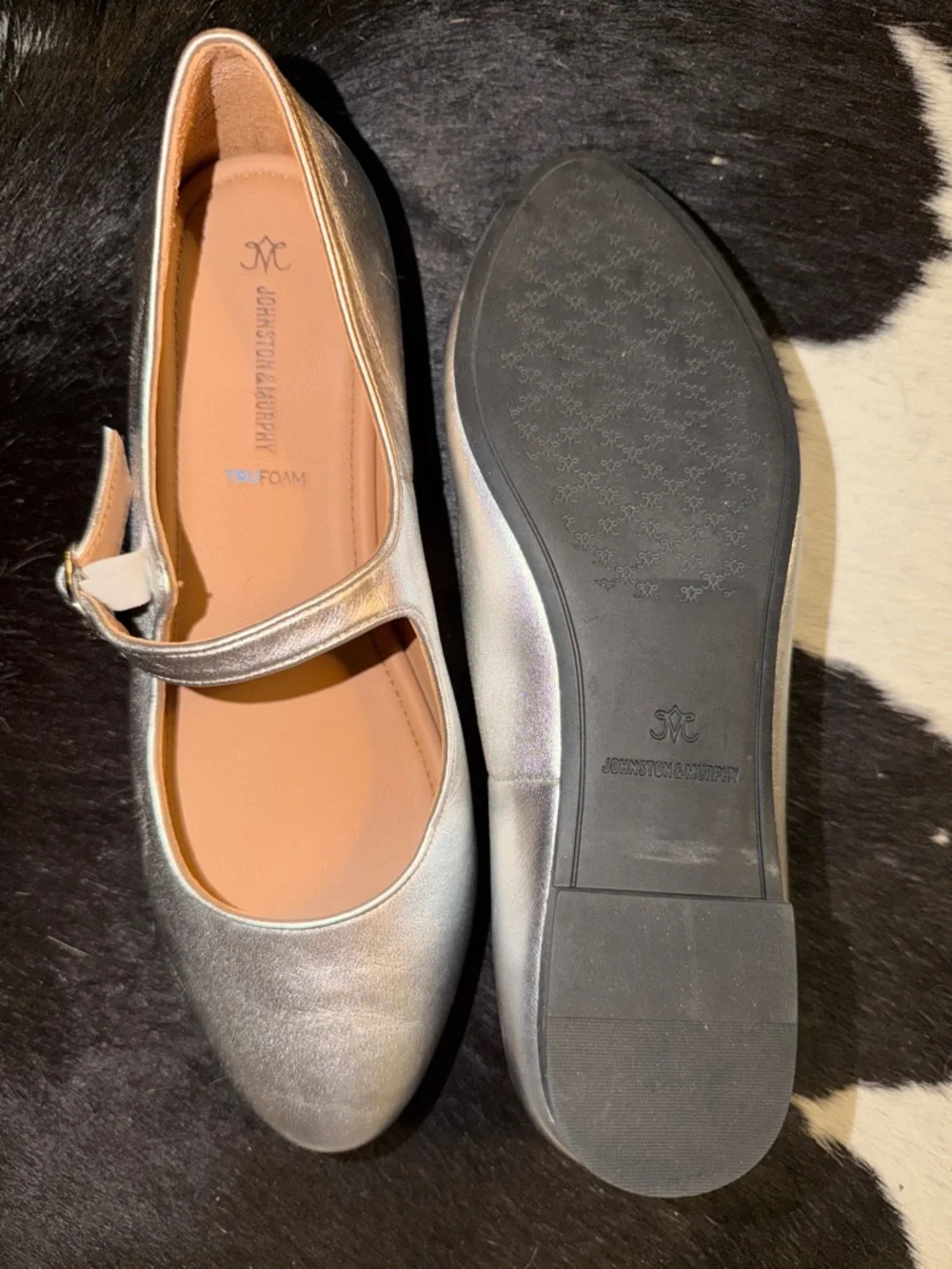 Johnston & Murphy Silver Metallic Leather Mary Jane Trufoam Ballet Flats, size 7